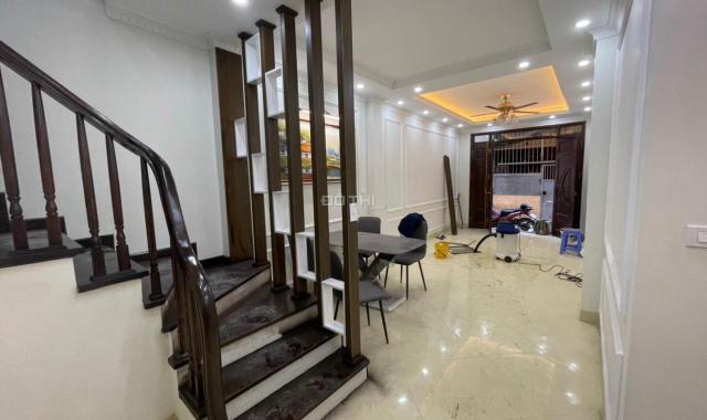 Bán nhà đường Lạc Long Quân, Xuân La, Tây Hồ 45m2 xây 5 tầng, cách phố 40m giá 5.9 tỷ