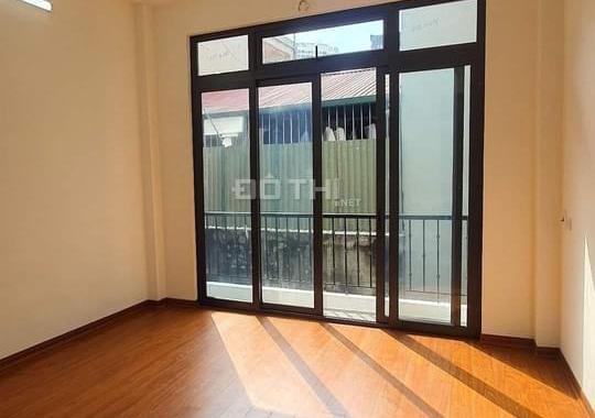 Bán nhà Trần Thái Tông, 2 mặt ngõ, nhà mới ở sướng, 40m2, 4.95 tỷ