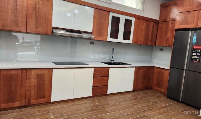 Bán nhà 6 tầng thang máy, vỉa hè, ô tô tránh phố Nguyễn Khánh Toàn
