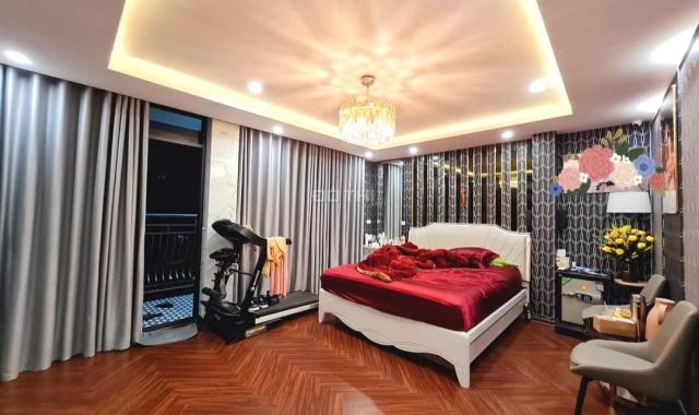 Bán nhà phố Hoàng Quốc Việt, Cầu Giấy. DT 70m2 vỉa hè 4m ô tô tránh KD sầm uất 16 tỷ