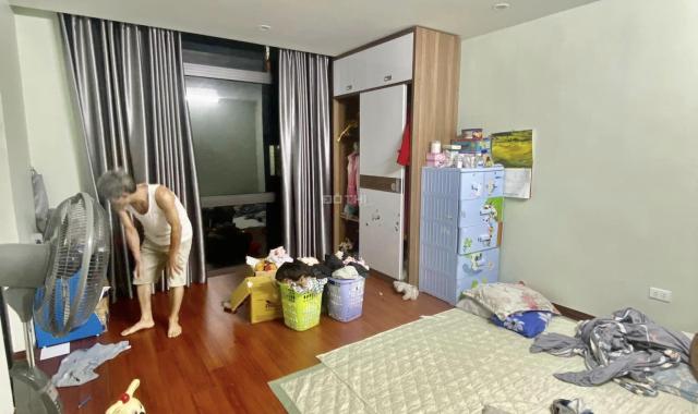 Bán nhà Mai Dịch, nhà đẹp đón tết - nhà rộng thoáng sáng, 40m2 chỉ 4.4 tỷ