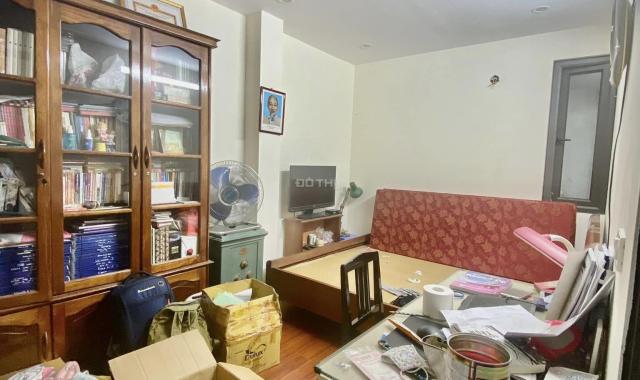 Bán nhà Mai Dịch, nhà đẹp đón tết - nhà rộng thoáng sáng, 40m2 chỉ 4.4 tỷ