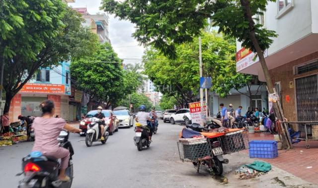 Cần bán gấp nhà mặt phố Nguyễn Thái Học, kinh doanh sầm uất, 50m2, 4 tầng, 7.8 tỷ