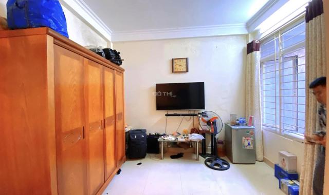 Nhà đẹp phố Ngọc Khánh Ba Đình, gần Hồ Giảng Võ, 36m2x6 tầng vào ở luôn, giá hạt dẻ