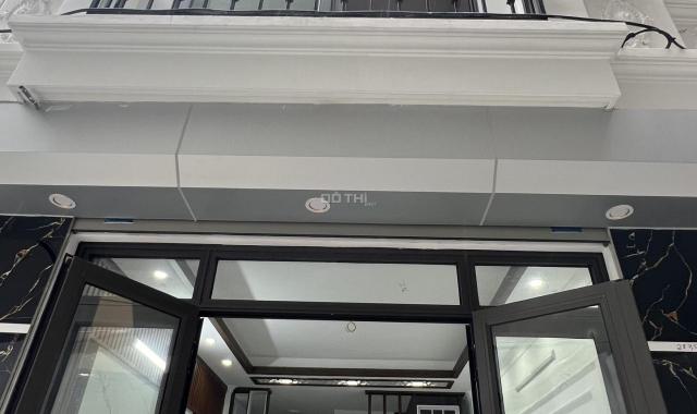 Bán nhà mới, vị trí đắc địa Trần Cung, Hoàng Quốc Việt. 36m2 x 5 tầng, full nội thất. Giá siêu hót