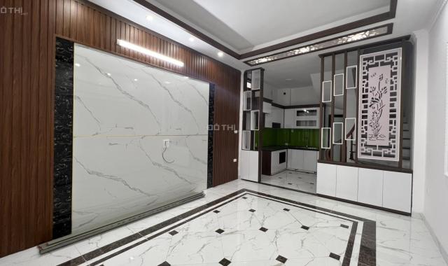 Bán nhà mới, vị trí đắc địa Trần Cung, Hoàng Quốc Việt. 36m2 x 5 tầng, full nội thất. Giá siêu hót