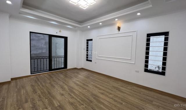 Bán nhà mới, vị trí đắc địa Trần Cung, Hoàng Quốc Việt. 36m2 x 5 tầng, full nội thất. Giá siêu hót