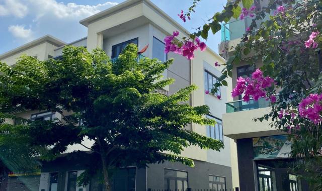 Chính chủ bán gấp căn shophouse 120m2 mặt đường Hữu Nghị Centa City Từ Sơn