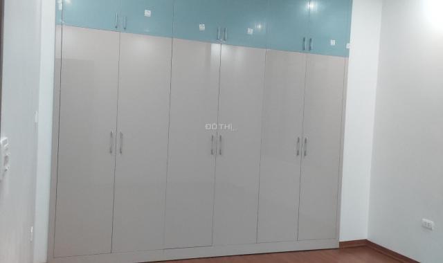 Bán nhà 318 đường Đê La Thành, Hào Nam DT 35m2 x 5 T lô góc 3 mặt thoáng giá 4,8 tỷ