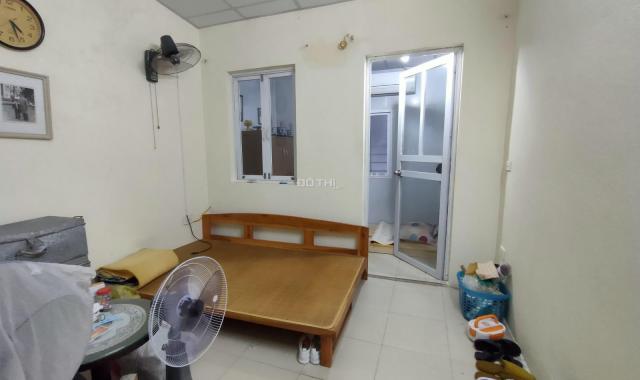 Bán căn hộ tầng 2 tập thể H3 Nguyễn An Ninh - Hoàng Mai, 35m2 đẹp thoáng, giá 800 triệu