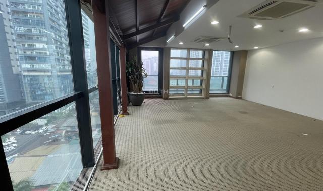 Cho thuê nhà phố Trần Cung 120m2 x 6,5T làm phòng khám, có vỉa hè