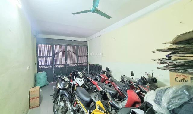Nhà mặt phố 8/3, kinh doanh sầm uất, 98m2, MT 4m, giá 16 tỷ, 0867195893