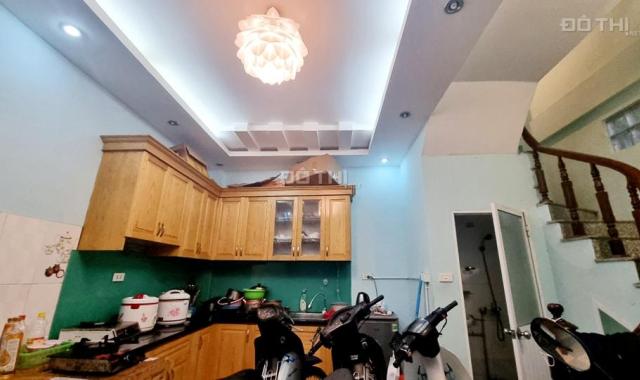 Nhà Đê Tô Hoàng gần sát phố, 23m2, 4 tầng, 2,6 tỷ