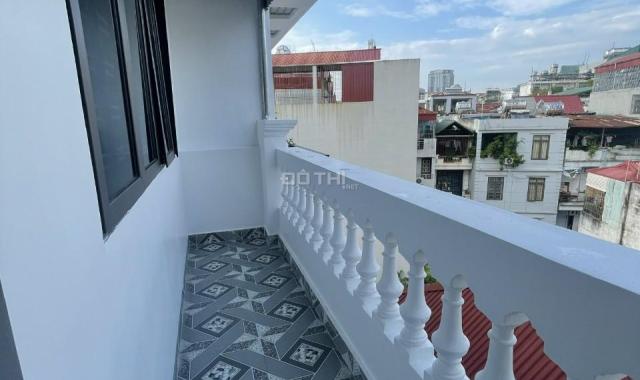 Bán nhà ngõ 72 Dương Quảng Hàm, Quan Hoa, Cầu Giấy 35m2 xây 5 tầng mới giá 4.8 tỷ