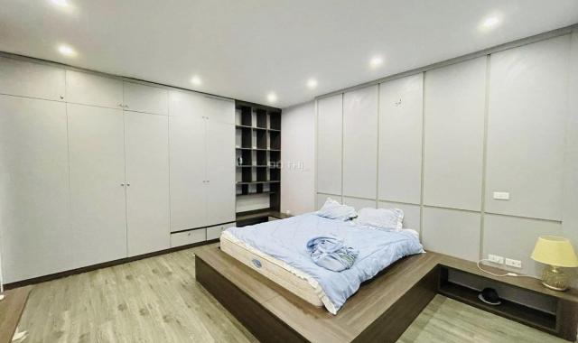 Bán nhà mặt phố Trần Nhật Duật - Lô góc 3 mặt thoáng - mặt tiền 5.3m - 72m2 - 38.5 tỷ