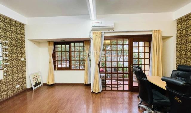 Bán nhà mặt phố Trần Nhật Duật - Lô góc 3 mặt thoáng - mặt tiền 5.3m - 72m2 - 38.5 tỷ