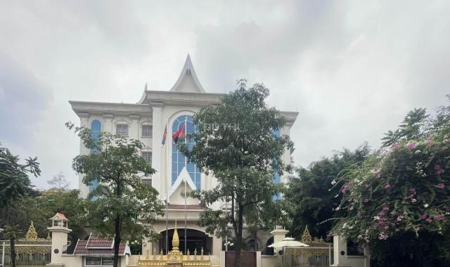 Thửa đất mặt phố Quang Trung, Hoàn Kiếm 2000m2, MT 30m, KD, ô tô, giá 1300 tỷ. LH: 0366051369