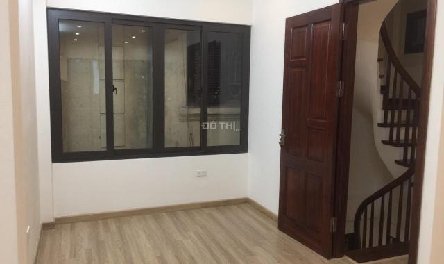 Bán nhà đường Liễu Giai, Đào Tấn, Ba Đình 35m2 xây 5 tầng mới, nhà đẹp, gần phố giá 4,2 tỷ