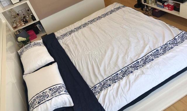 2PN - 102m2 - full nội thất - Sunrise City - 4,5 tỷ. LH: 09.3456.9063