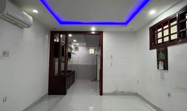 HXH Trịnh Đình Trọng, Phú Trung, Tân Phú, DT: 40m2, Bốn tầng, giá 5 tỷ 5