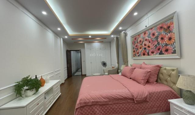 Ô tô đỗ cửa nhà xây mới 50m2 x 6T thang máy mới đẹp long lanh Hoàng Quốc Việt, Cầu Giấy 7,5 tỷ