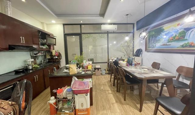 Quá gấp giảm 1,3 tỷ để bán luôn, nhà 80m2 xây 5 tầng, khu vực VIP Việt Hưng - đường đôi vỉa hè