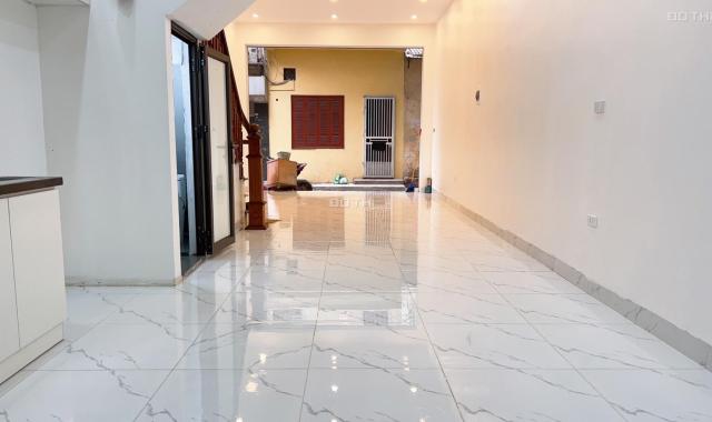 Cần bán gấp nhà phân lô phố vip ngõ 199 Trần Quốc Hoàn 48m2, 4T, 2 mặt ô tô tránh, kinh doanh