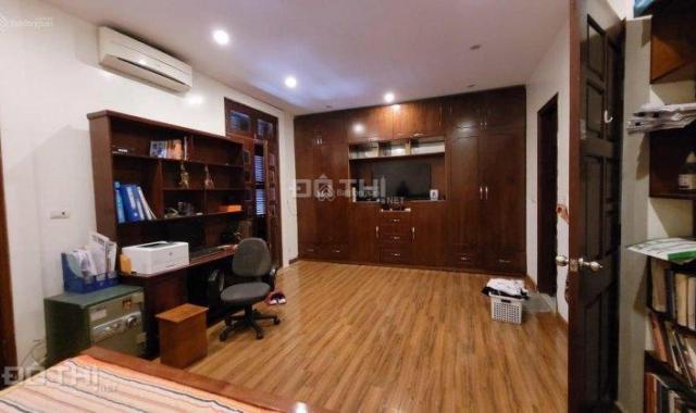 Bán nhà phố Việt Hưng - 110m2 - hướng Đông Bắc - 4 tầng - View thoáng - SĐ lâu dài - LH: 085 223 68