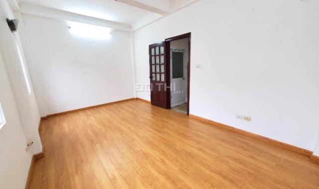 Bán nhanh nhà mặt ngõ Tân Ấp, BĐ giá 3 tỷ, 37m2 x 3 tầng, MT 7m, ngõ gần