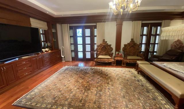Biệt thự sân vườn phố Giảng Võ Ba Đình 150m2x5T mặt tiền 6m - ô tô tránh KD VP - 21,9 tỷ