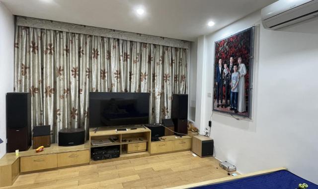 Siêu hiếm nhà phố Giảng Võ  ÔTô kinh doanh 35m2 5tầng MT 7m chỉ 6,3 tỷ.