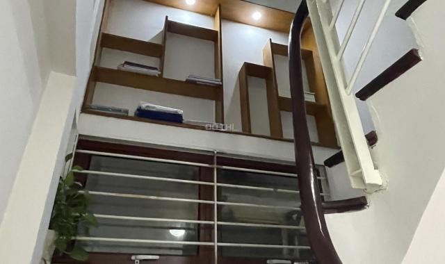 Siêu hiếm nhà phố Giảng Võ  ÔTô kinh doanh 35m2 5tầng MT 7m chỉ 6,3 tỷ.