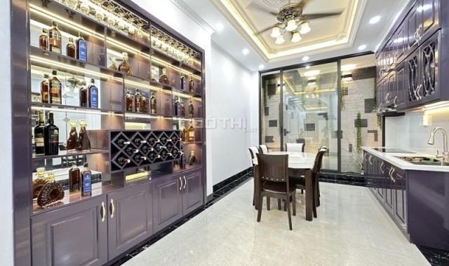 Nhà mới, ở luôn phố Thịnh Quang, DT 45m2 x 5 tầng, full nội thất. 0338080356