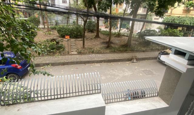 Cho thuê nhà liền kề bộ Giáo Dục đường Võ Chí Công, Tây Hồ 70m x6T có hầm đường 10m có vỉ hè