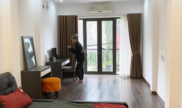 Phố Hot Chùa Láng, Quận Đống Đa, 43m2, 4 tầng, 8.6 tỷ (Giá chào)