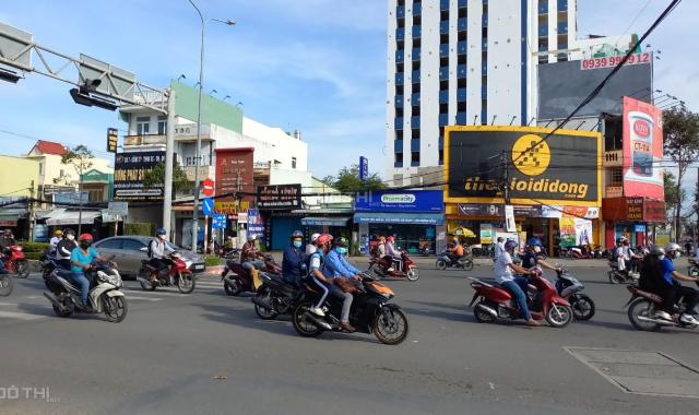 Cho thuê nhà ngang 12m đường Nguyễn Văn Cừ