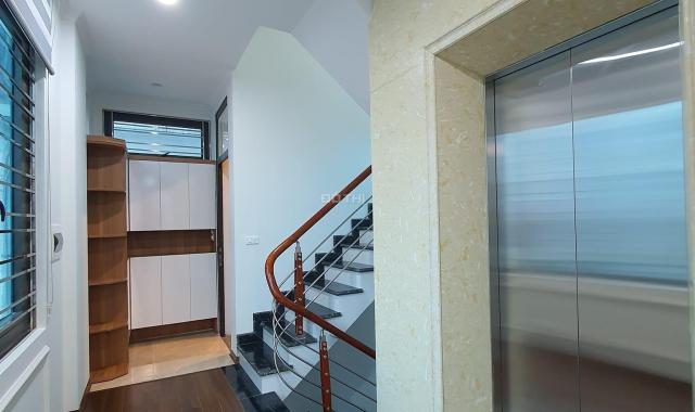 Cần bán gấp nhà phố Duy Tân 60m2, 7T, thang máy full nội thất, 3 thoáng,ô tô,  kinh doanh sầm uất