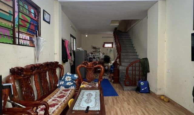 Nhà rẻ - Hiếm có khó tìm. DT: 30m x 4T dân xây kiên cố như mới, 3 mặt thoáng, giá chỉ 2.45 tỷ, TL