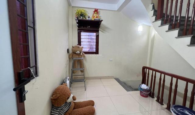 Nhà rẻ - Hiếm có khó tìm. DT: 30m x 4T dân xây kiên cố như mới, 3 mặt thoáng, giá chỉ 2.45 tỷ, TL