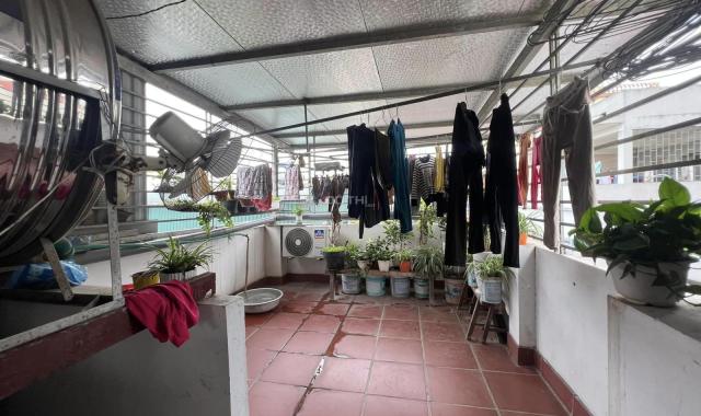 Nhà rẻ - Hiếm có khó tìm. DT: 30m x 4T dân xây kiên cố như mới, 3 mặt thoáng, giá chỉ 2.45 tỷ, TL
