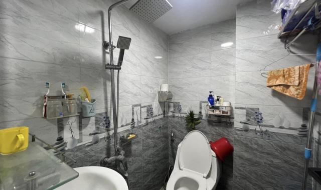 Nhà rẻ - Hiếm có khó tìm. DT: 30m x 4T dân xây kiên cố như mới, 3 mặt thoáng, giá chỉ 2.45 tỷ, TL