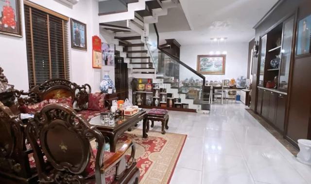 Bán gấp Lk Lucxury Kiến Hưng - chủ sốt nặng hạ 800 triệu cănc70m 5 tầng còn 11.2 tỷ