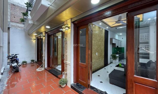 Chính chủ bán nhà DT 35,6m2 * 5T, khu phân lô đường Bạch Đằng, quận Hoàn Kiếm, 2 mặt thoáng