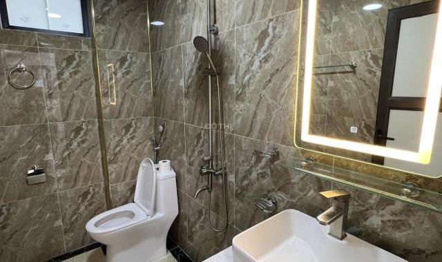 Chính chủ bán nhà DT 35,6m2 * 5T, khu phân lô đường Bạch Đằng, quận Hoàn Kiếm, 2 mặt thoáng