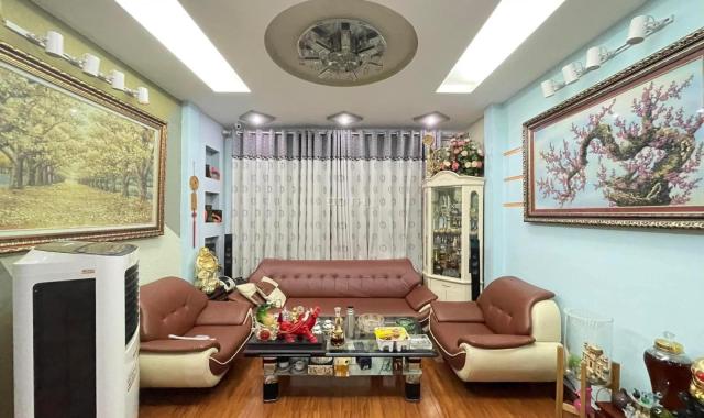 Bán Nhà Hoàng Cầu 6 tầng, ở ngay- 50m2 giá 6 tỷ- Gần Ô tô, Nhà tự Xây tâm huyết.