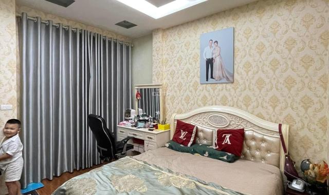 Bán Nhà Hoàng Cầu 6 tầng, ở ngay- 50m2 giá 6 tỷ- Gần Ô tô, Nhà tự Xây tâm huyết.