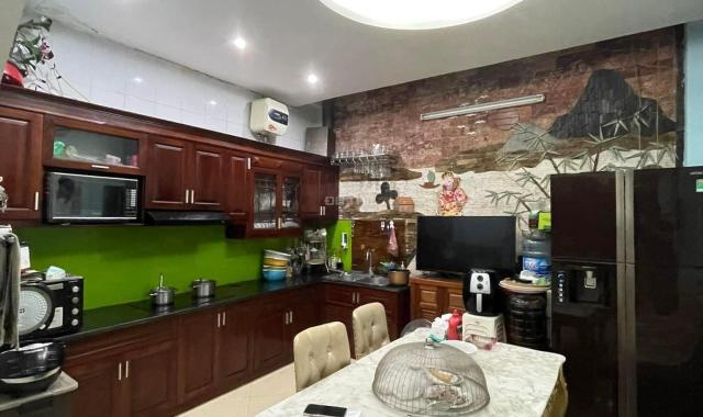 Bán Nhà Hoàng Cầu 6 tầng, ở ngay- 50m2 giá 6 tỷ- Gần Ô tô, Nhà tự Xây tâm huyết.