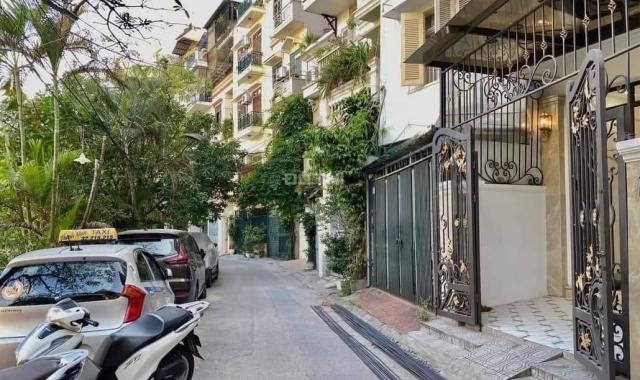 Biệt thự thu nhỏ Sài Đồng, gara ô tô, rộng 100m2, nhỉnh 9 tỷ