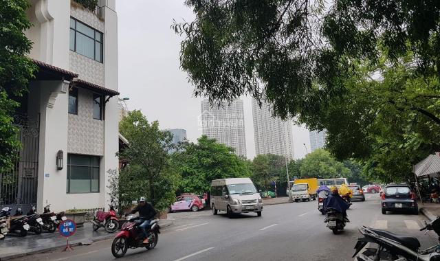 Bán nhà mặt phố tại Đường Nguyễn Văn Huyên, Quan Hoa, Cầu Giấy, Hà Nội diện tích 420m2 giá 280 tỷ