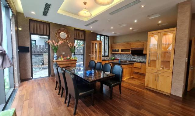 Bán nhà đẹp phố Việt Hưng, lô góc, ngõ thông, ô tô tránh, 80m x 5 tầng mặt tiền 6m giá 8,5 tỷ